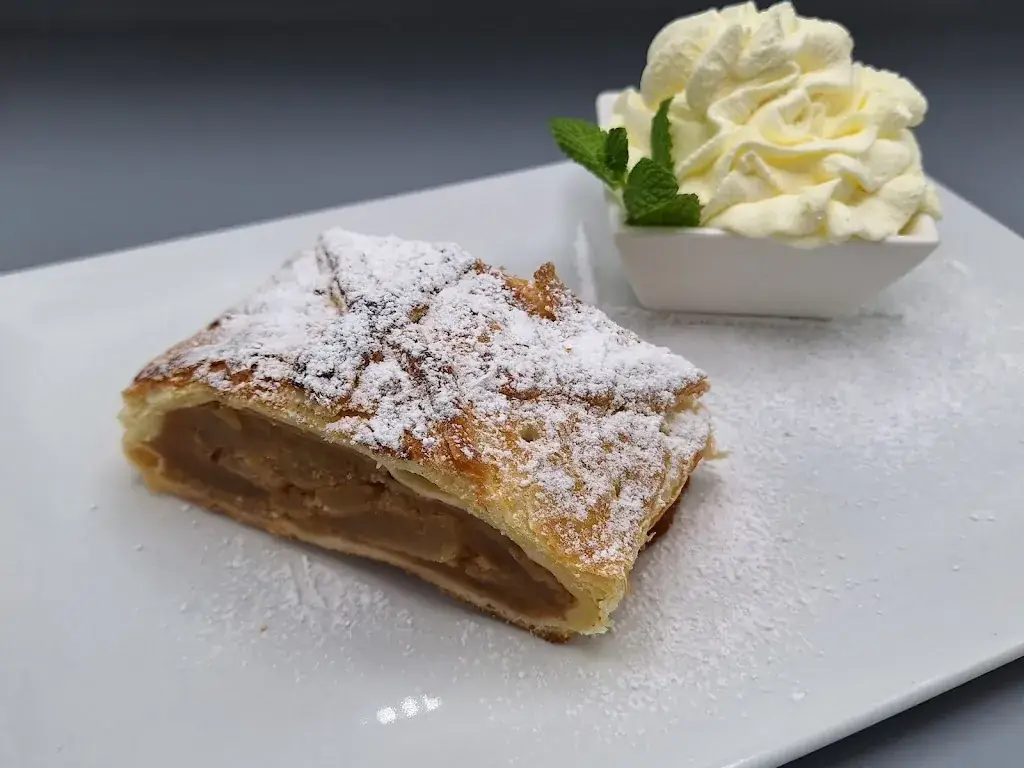 Cafe-Restaurant Sportstüberl Appartements_Berwang_slider_image_3