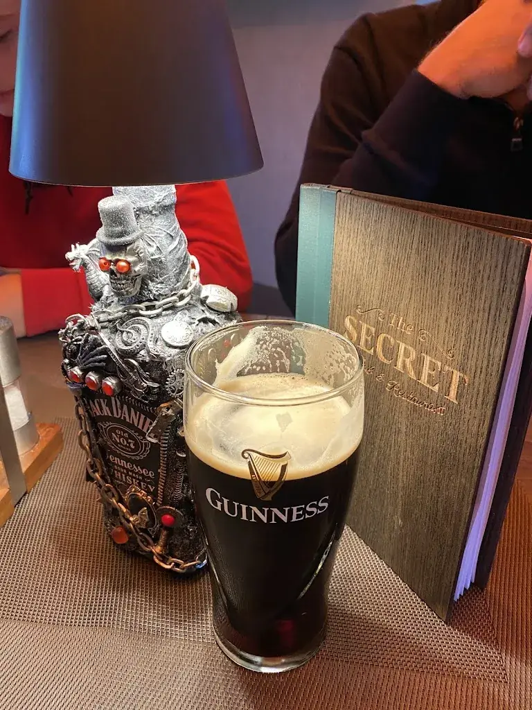 Dorina Neumann_The Secret - Pub und Restaurant_Berwang_review