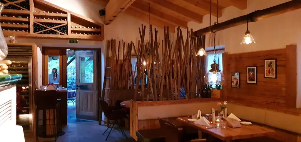 LeAnn Lemmons_Das Walters_Biberwier_review