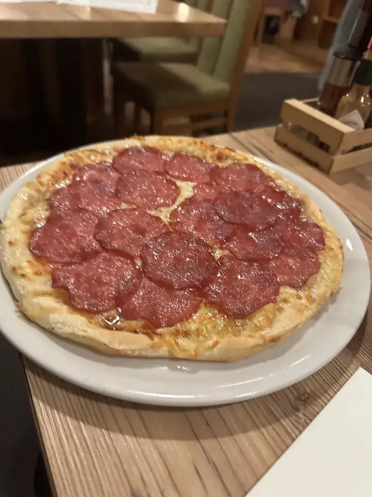 Tracey M_Cafe Restaurant Sam_Biberwier_review