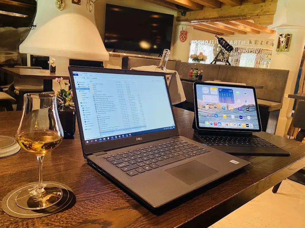 pradeep karuna_Hotel Central_Bruck am Ziller_avis