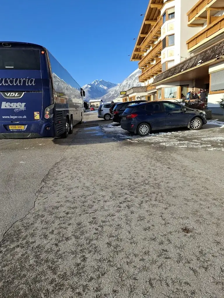 David_Hotel „Cafe-Zillertal“_Bruck am Ziller_avis