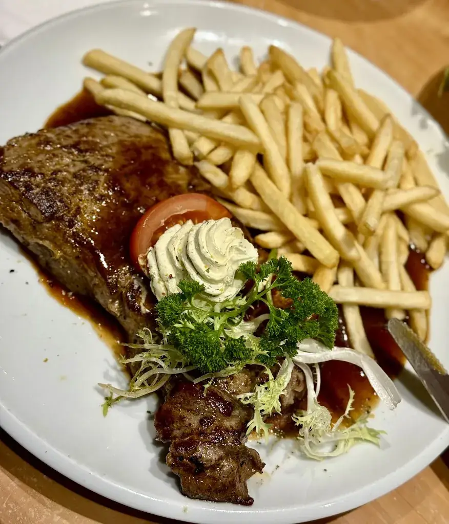 Ksenia Kudryavtseva_Gasthaus Bucherwirt_Buch in Tirol_avis