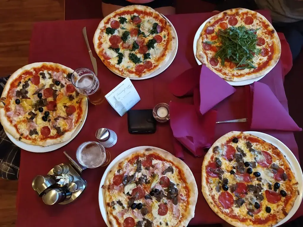 Attila Leleszi_Pizzeria Glory - Debant_Debant_review