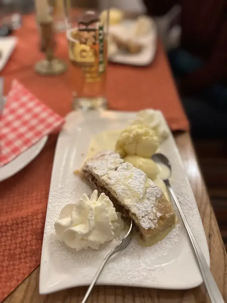 Sarah Brhlik_Gasthof Brixnerwirt_Brixen im Thale_avis