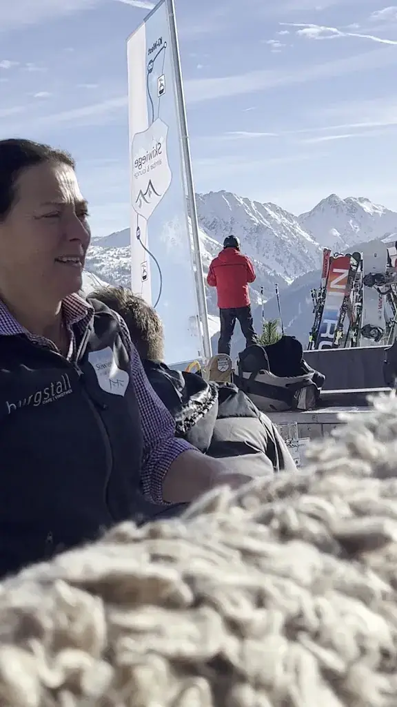 Almbar & Lounge Skiwiege_Brixen im Thale_slider_image_2