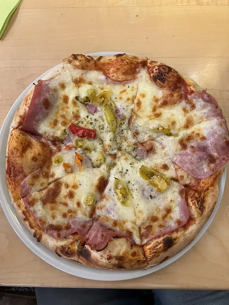 Kevin Knutsen_Restaurant-Cafe- Marktstube Bei Alex_Bad Eisenkappel_recensione