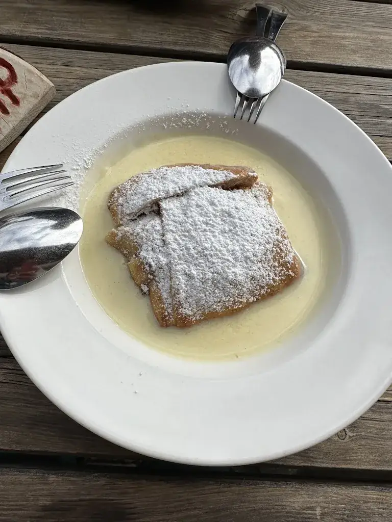 Suzanne B_Berggasthaus KandlerAlm_Brixen im Thale_avis