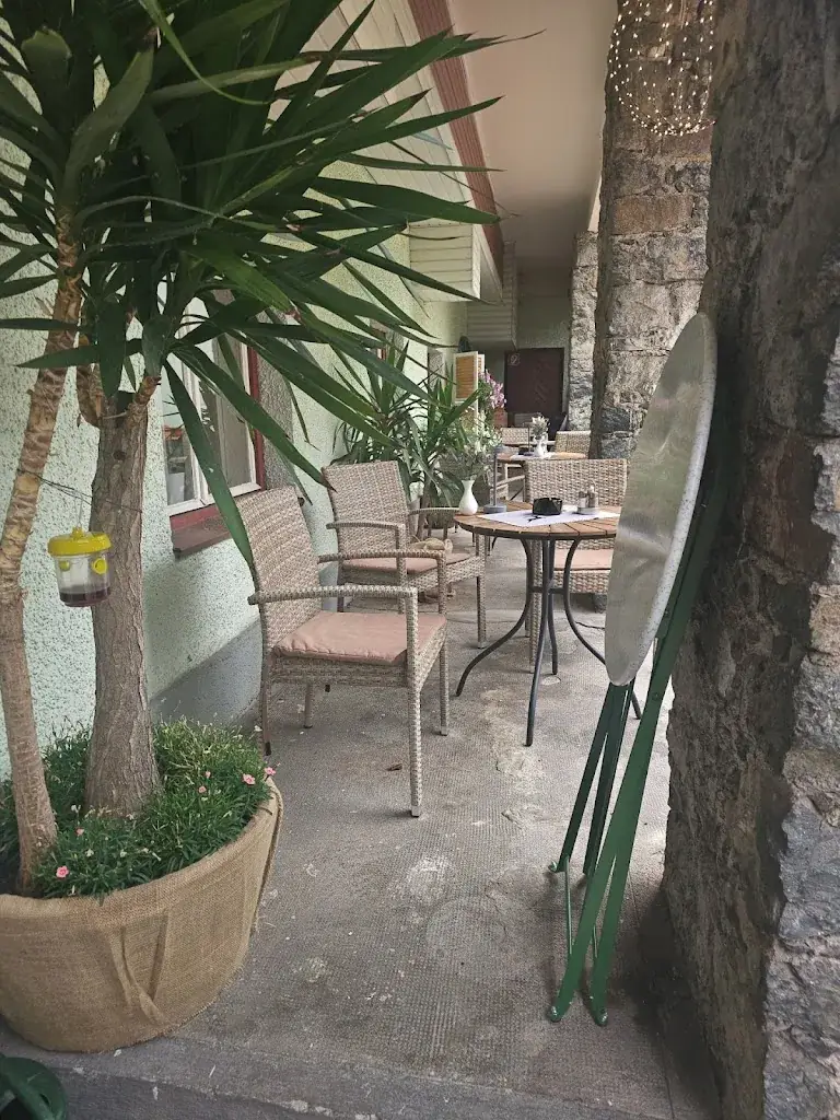 Maria Lässig_Restaurant Knappenhaus_Bad Bleiberg_avis