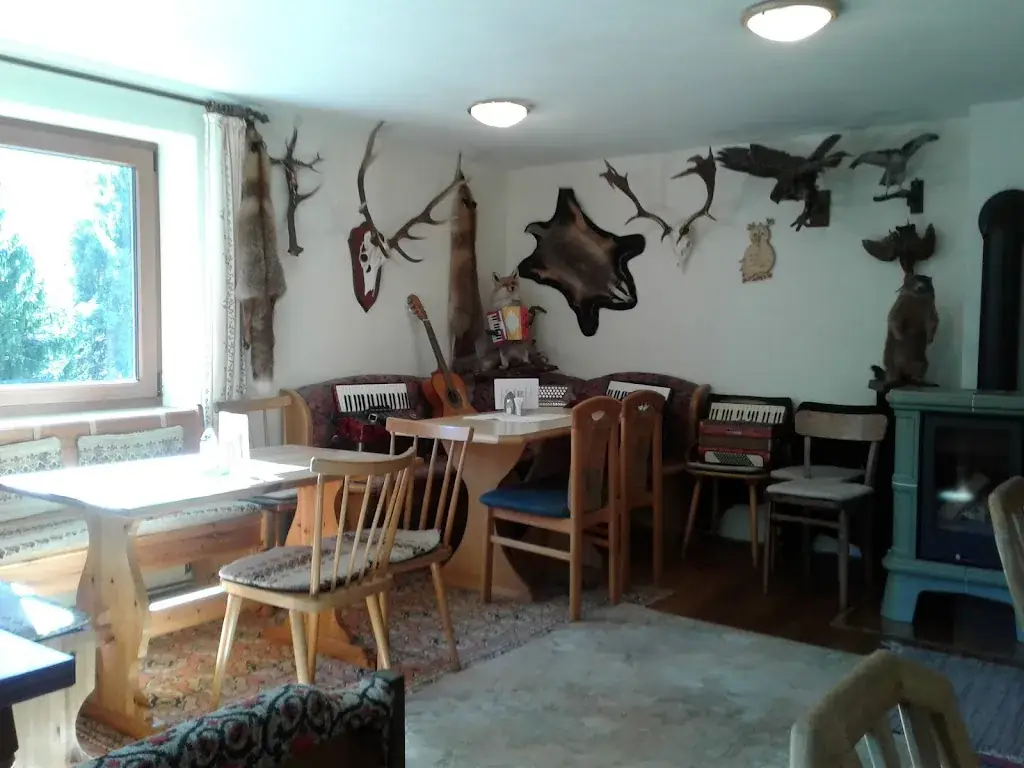 Heinz Putzi Waldschenke zum spielenden Wirt - Gasthaus_Bad Bleiberg_slider_image_1