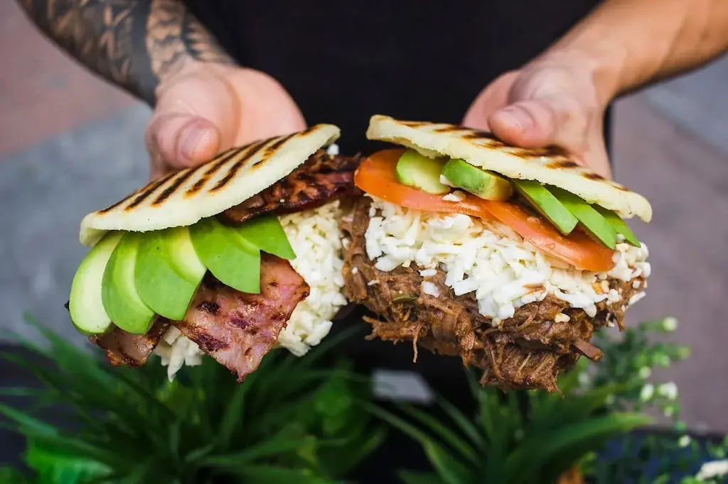 Grama Lounge_Ebbs_slider_image_3