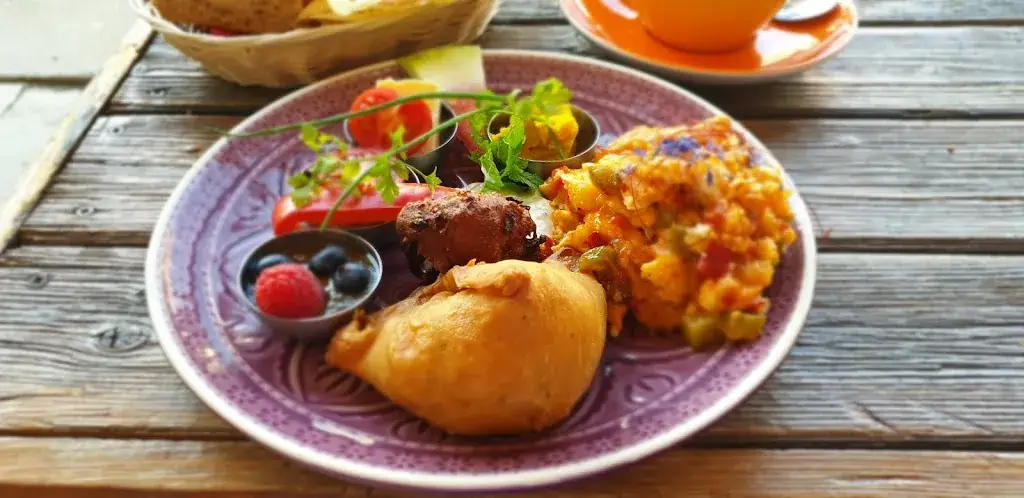 Pete_ Horacio H ART_Cafe Auszeit_Ebbs_review