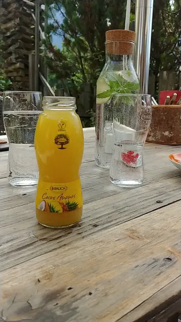 Adam Khalil_Cafe Auszeit_Ebbs_review