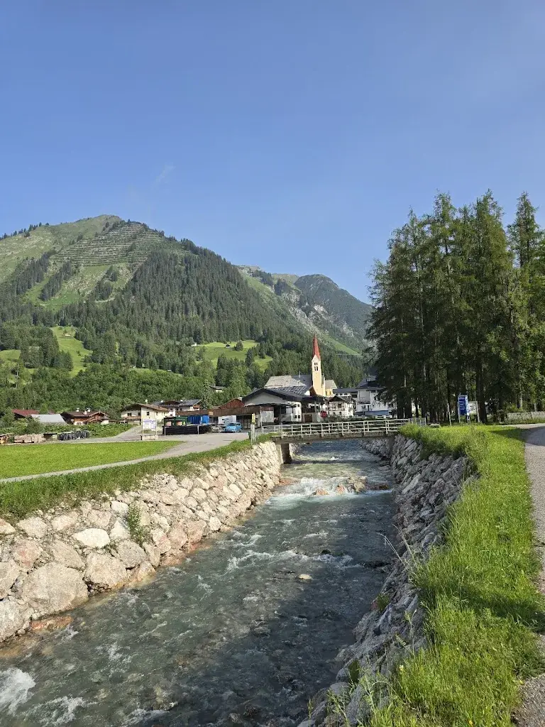 Johnny Holland_Wohlfühlhotel Berg Heil_Elbigenalp_review