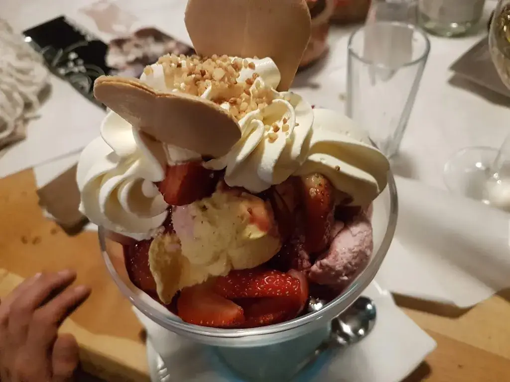 Sian Lee Smith_Gasthaus Schwarzer Adler_Elbigenalp_avis