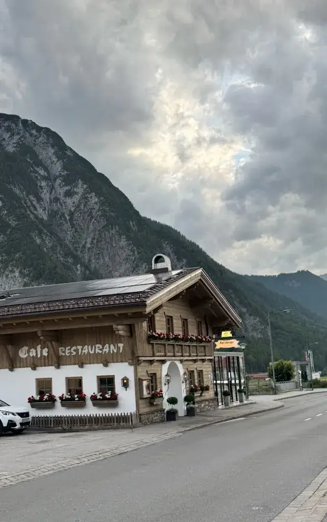 Panyaporn Ritthiphan_Felderer Stadl_Eben am Achensee_avis
