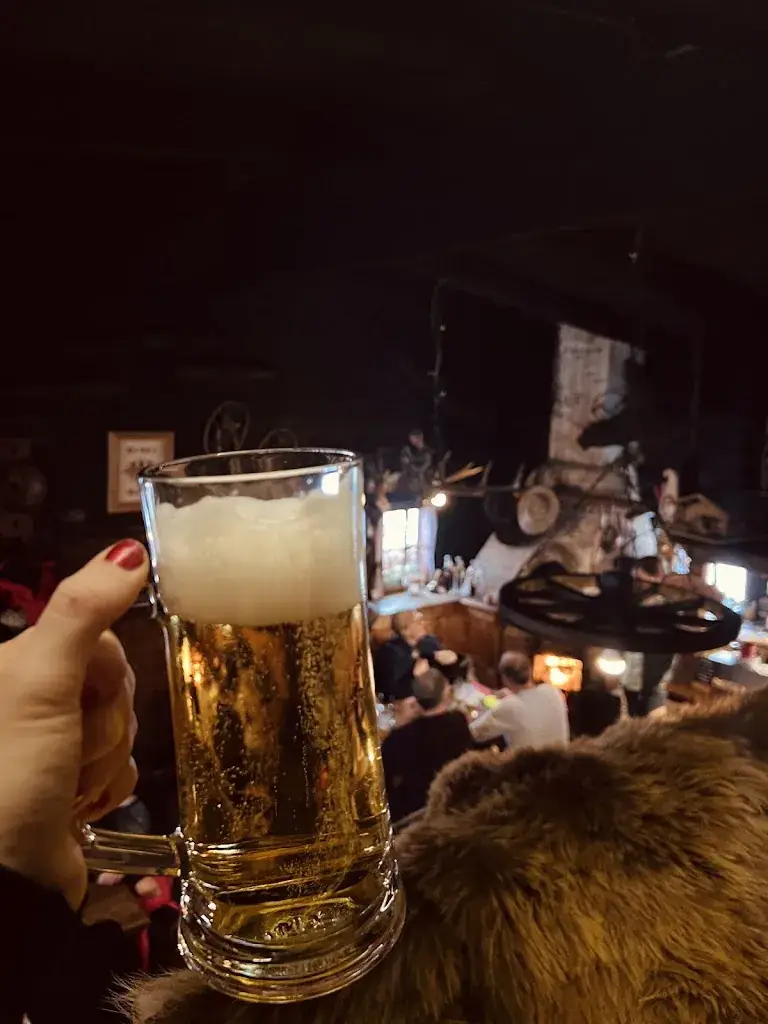 Katy Deane_Sennhütte Falzthurn_Eben am Achensee_reseña