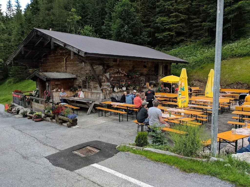 Jon Anderson_Sennhütte Falzthurn_Eben am Achensee_reseña