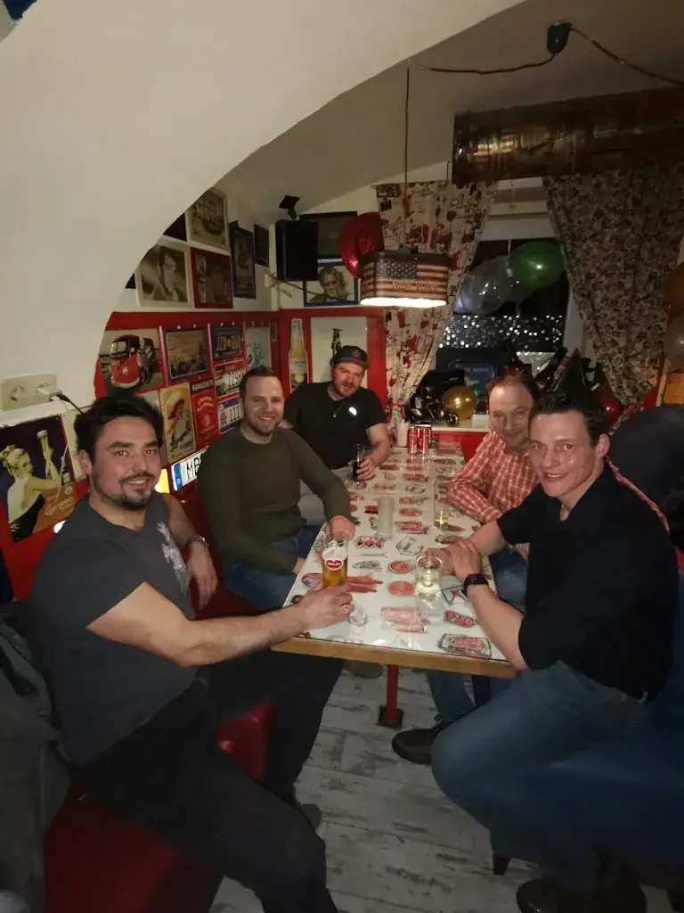 Christian Hecher_BLEI PUB_Bad Bleiberg_review