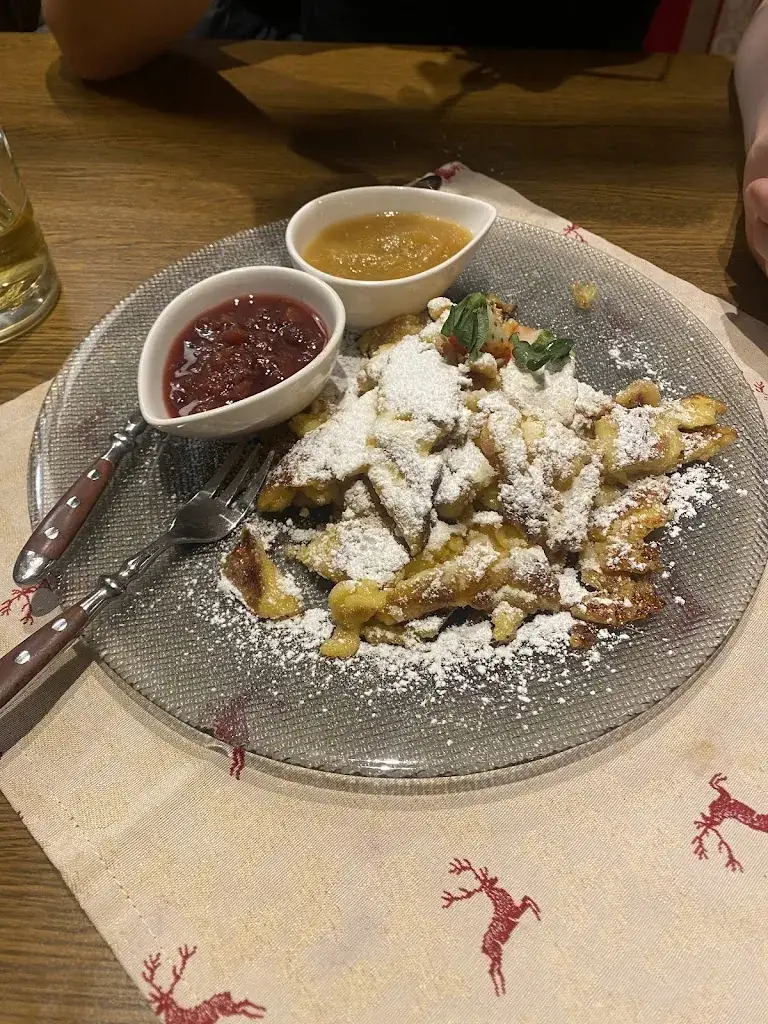 Jennifer Fox_Heuriger Ellmau_Ellmau_review