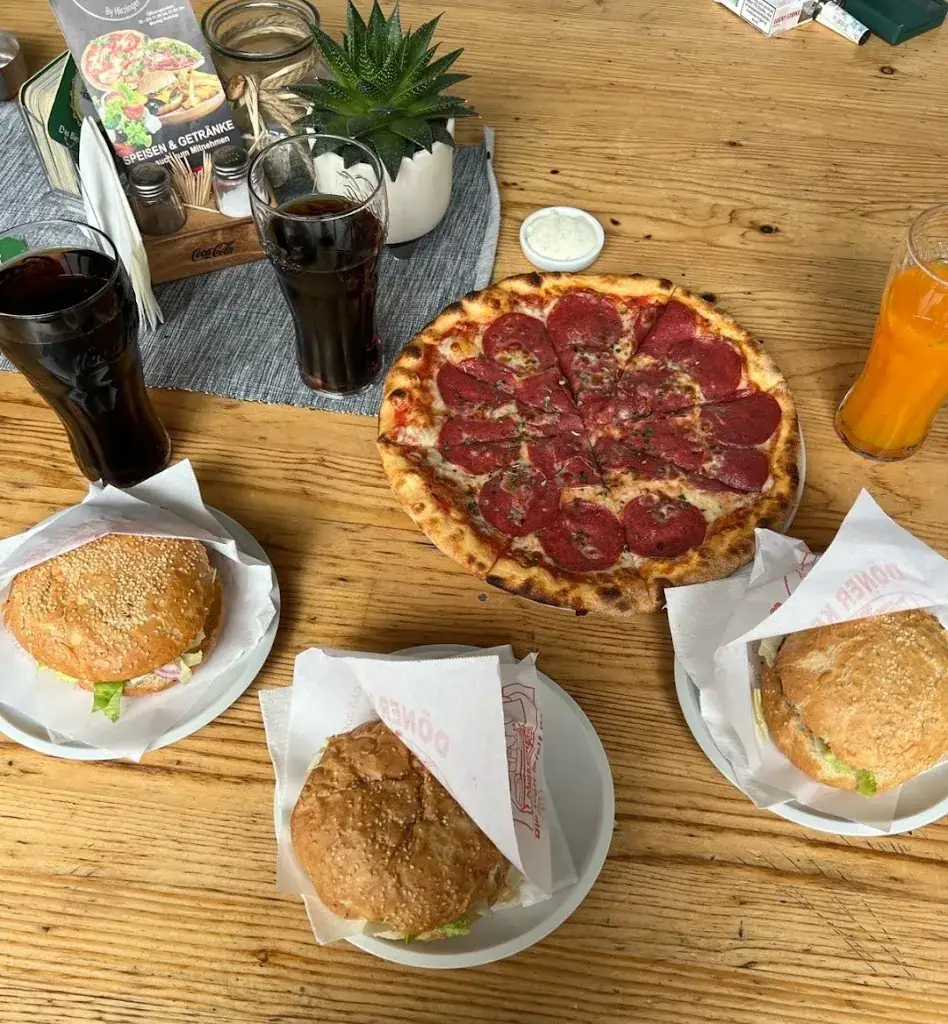 Menü_Cafe Hirzinger Pizzeria_Erpfendorf_Bild_2