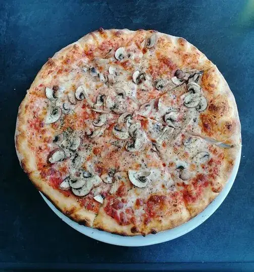 Yvonne Roth_Cafe Hirzinger Pizzeria_Erpfendorf_Bewertung