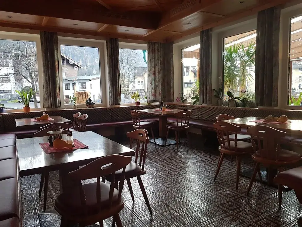 Cafe Hirzinger Pizzeria ristorante a Erpfendorf