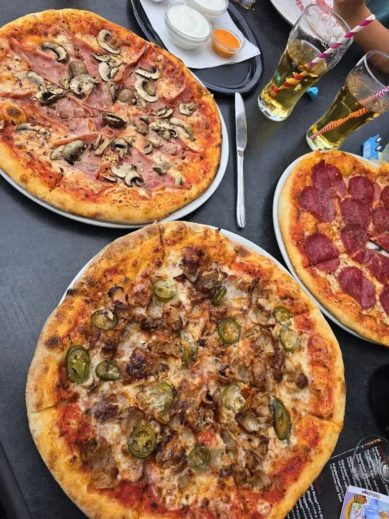 Cafe Hirzinger Pizzeria_Erpfendorf_slider_image_2