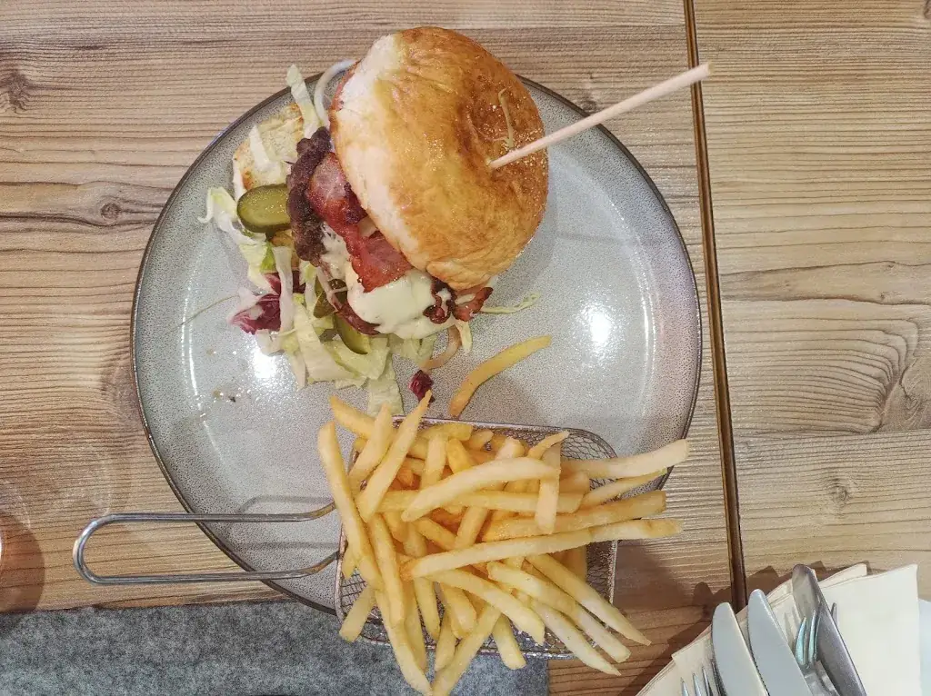 Lord Helmchen_Truyenstube_Fendels_recensione