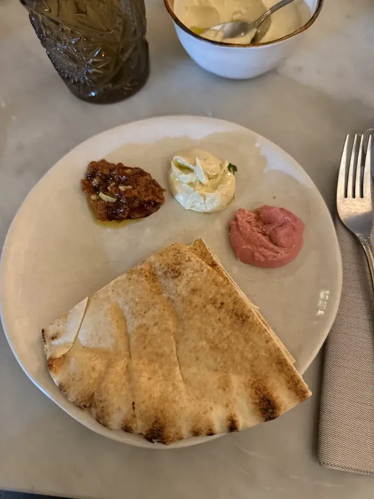 N N_Mune Prado_Elmen_review