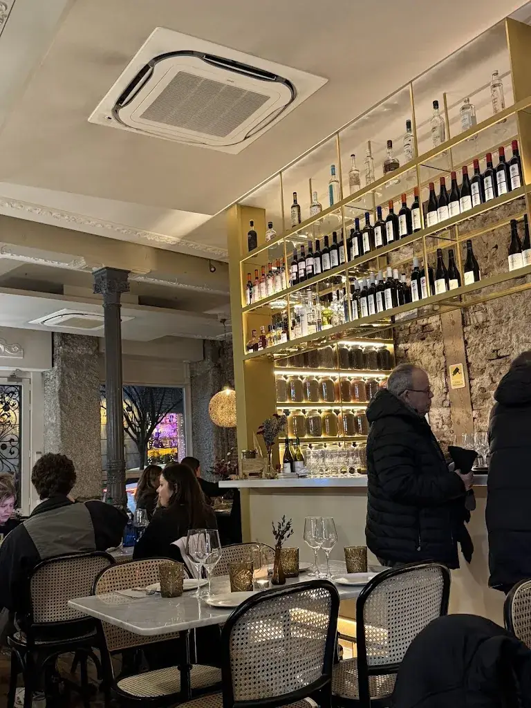 AFA_Mune Prado_Elmen_review