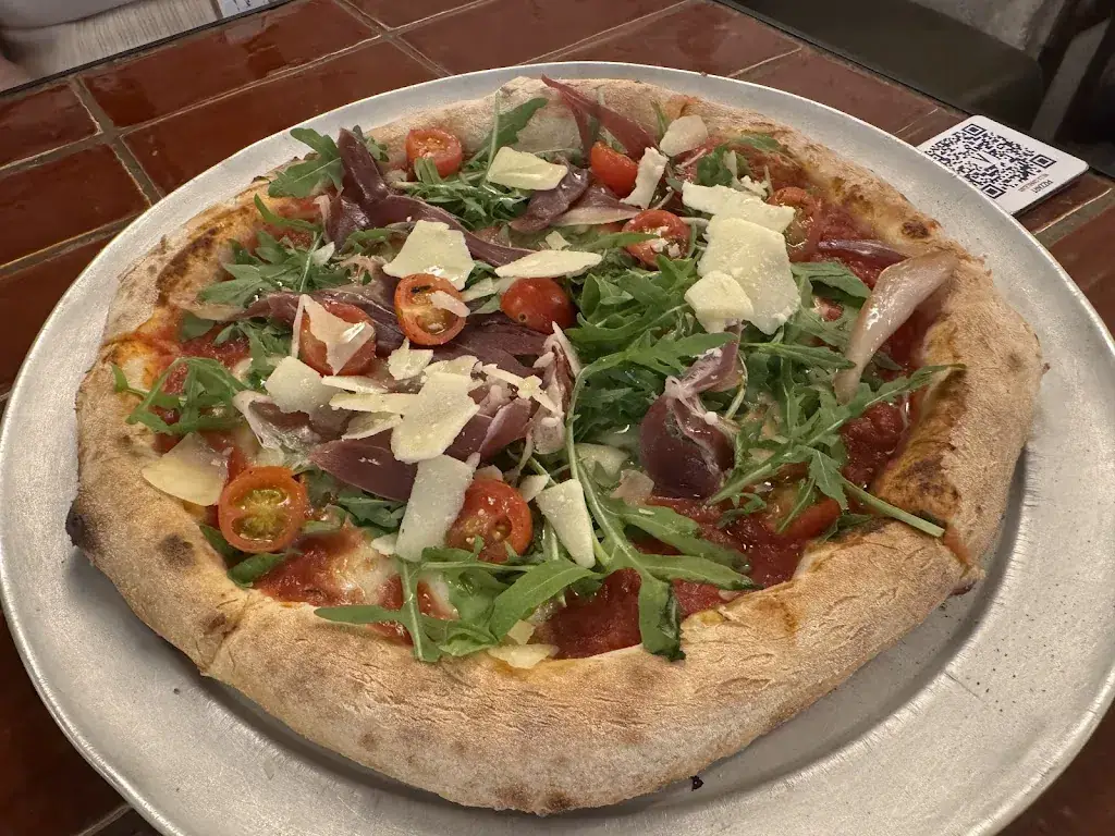 Lena Kim_Pizzart Villa Canalejas | Pizzería Madrid_Elmen_reseña