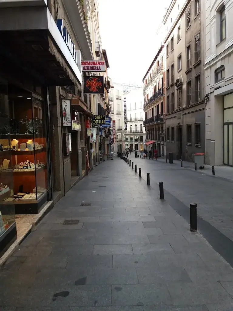 Cristina A_Plaza del carmen madrid_Elmen_review