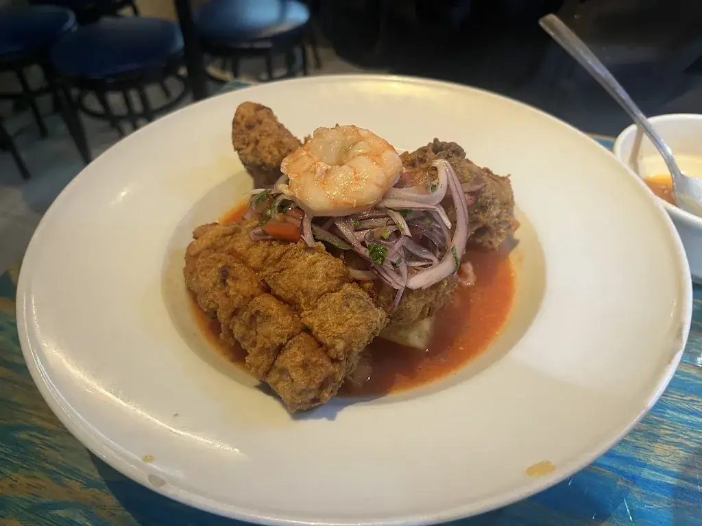 Alexandra Godinez_Miguel Angel Méndez Fusión_Elmen_review