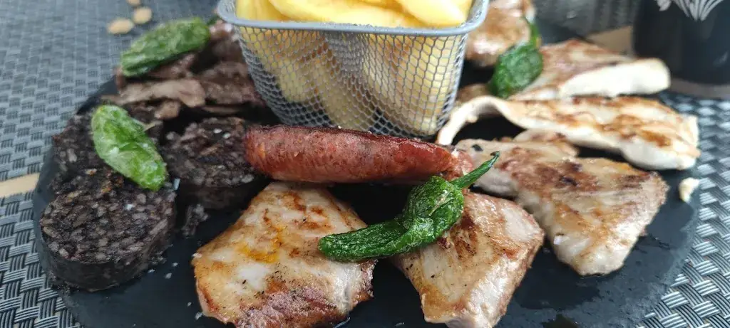 The Names Restaurante_Elmen_slider_image_2