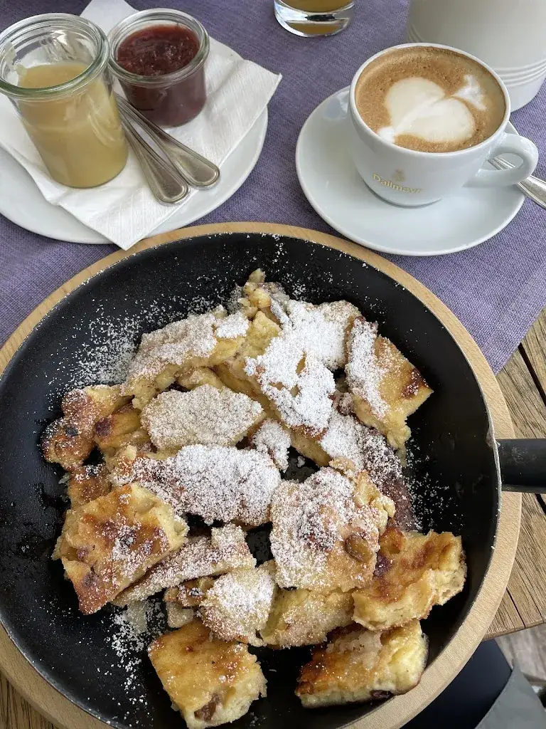 Anne C_Auracher Löchl_Endach_recensione