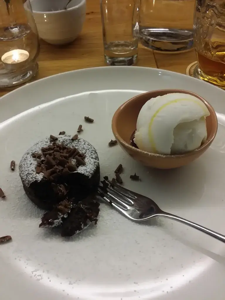 Simona AIG_Enoteca Miro - Restaurant Bar Cafe_Endach_avis