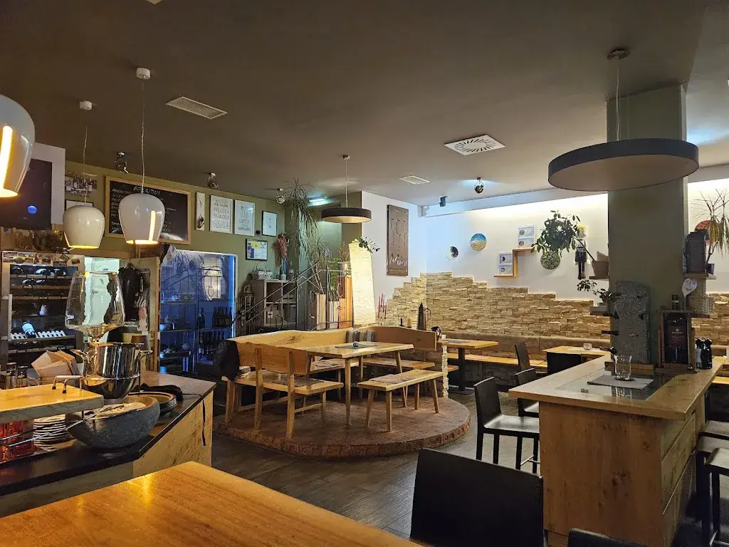 Enoteca Miro - Restaurant Bar Cafe_Endach_slider_image_1