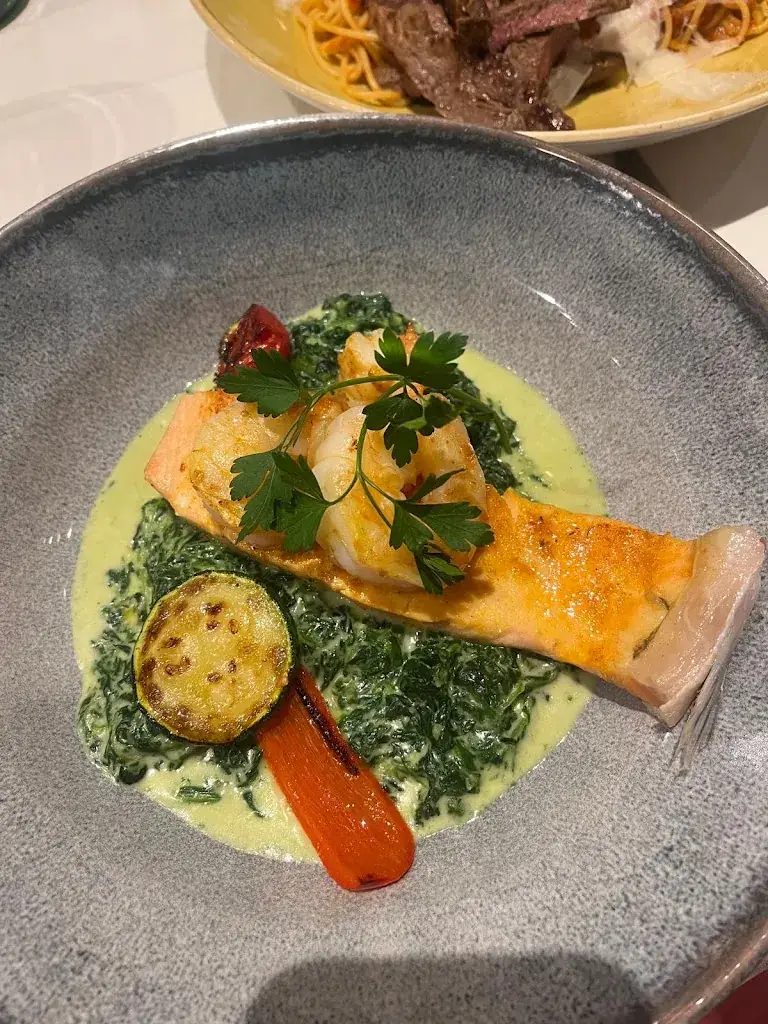 Restaurant - Bar - Ambiente_Endach_slider_image_2