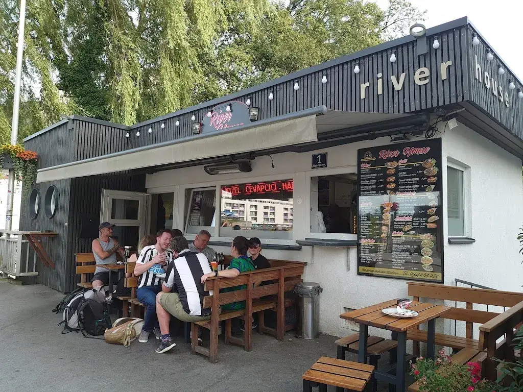 River House restaurant à Endach