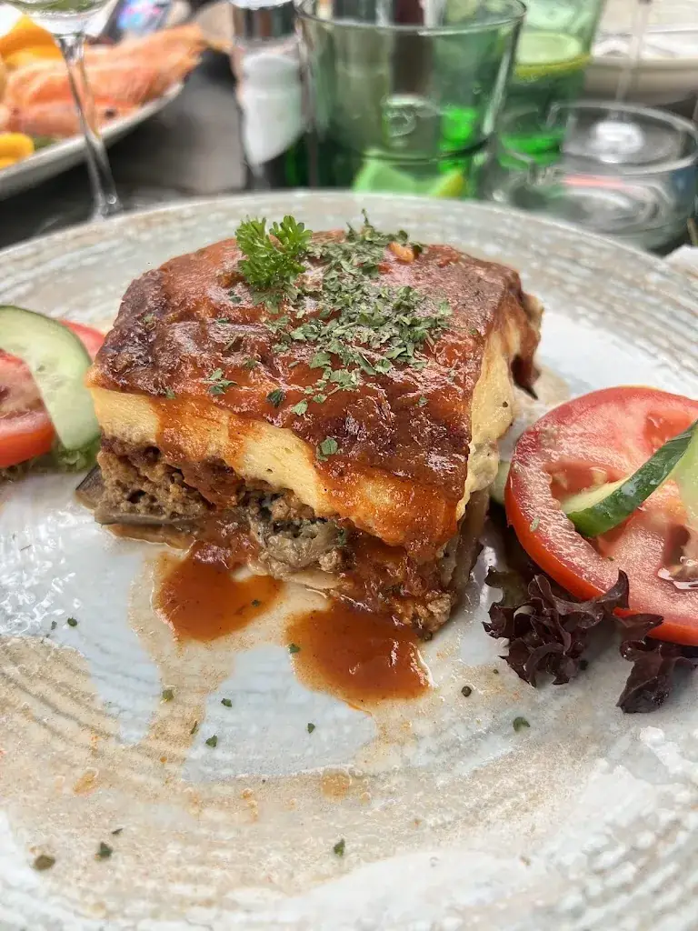 Francesca_Griechisches Restaurant CAVOS_Endach_avis