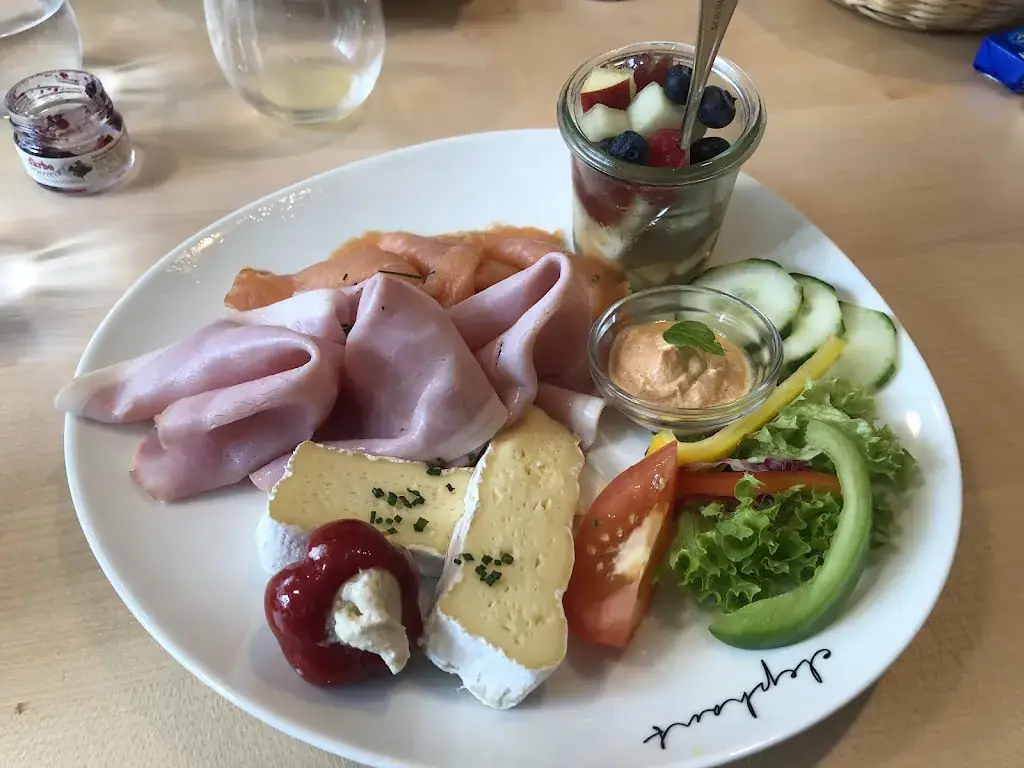 Esther Park_elephant Kufstein Lounge_Endach_recensione