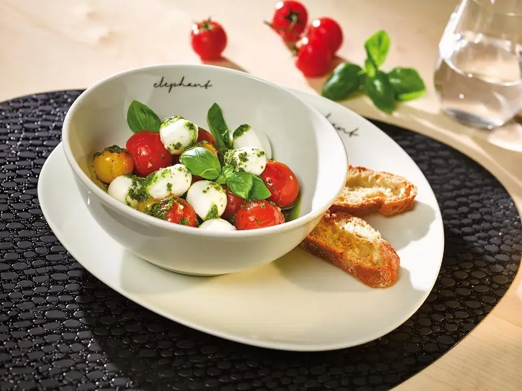 elephant Kufstein Lounge_Endach_slider_image_2