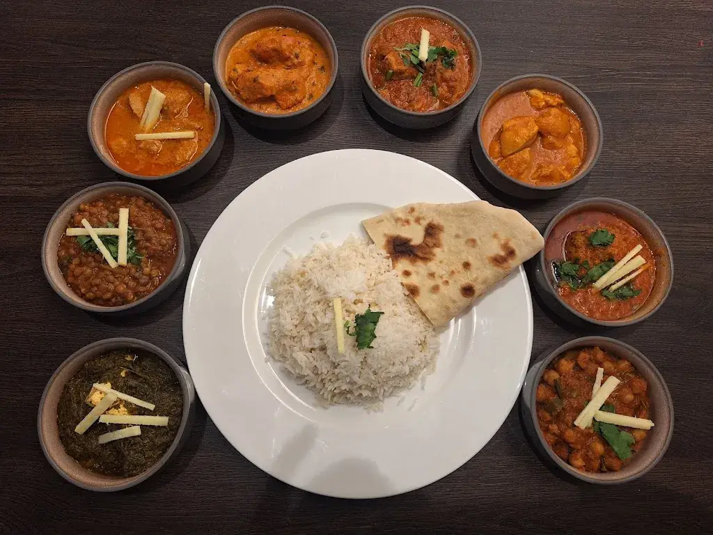 CAT-MAN-DO_Endach_slider_image_3