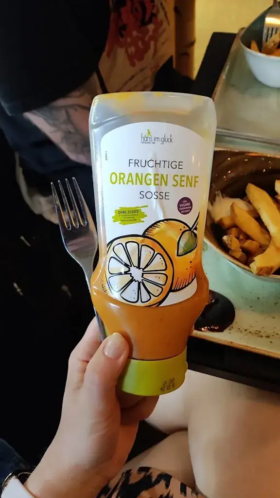 Anna_HANS IM GLÜCK - KUFSTEIN Unterer Stadtplatz_Endach_recensione