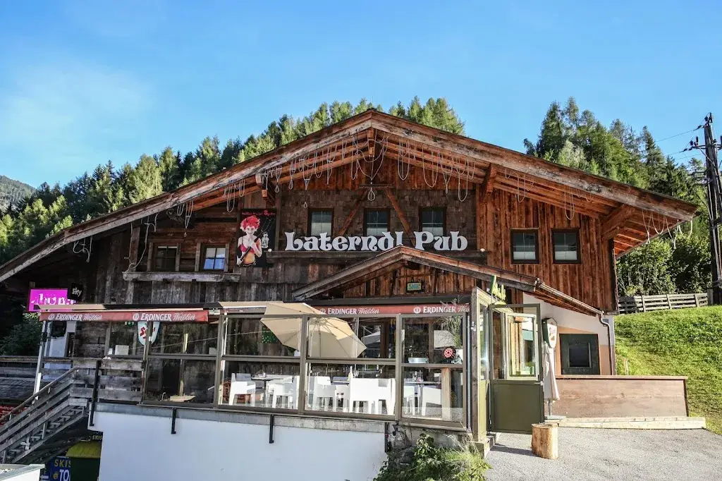 Laterndl Pub – Höllisch viel Spass ristorante a Finkenberg