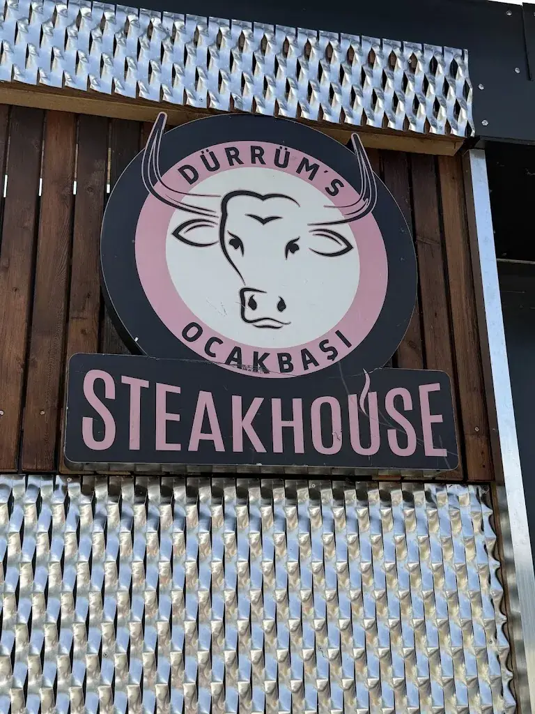 Nazlı Soysal_Dürrüm's Ocakbaşi STEAKHOUSE_Flaurling_avis