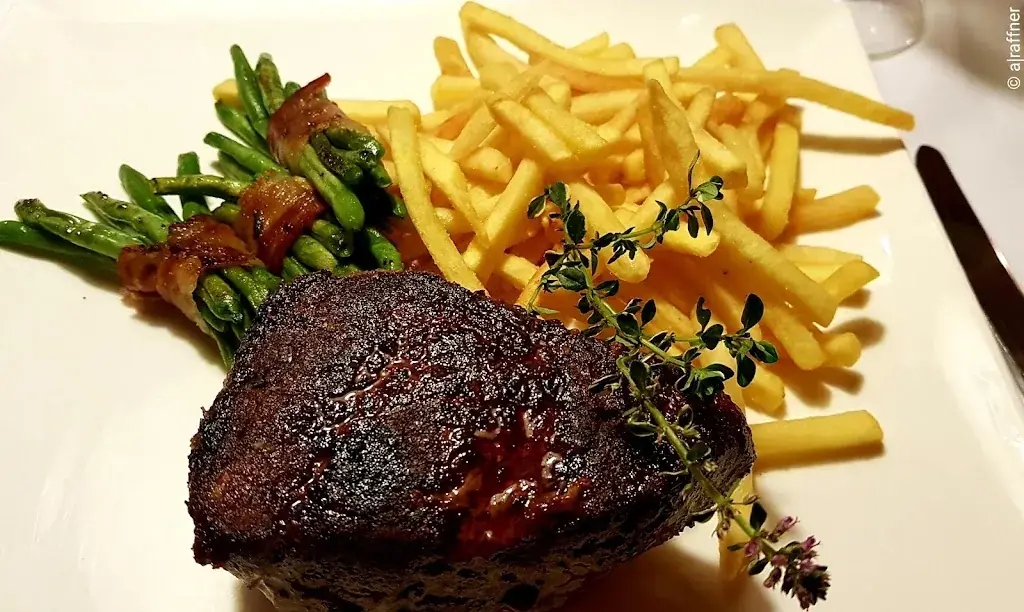 Menu_Dorfkrug · Restaurant · s'Hoamatl (Appartements)_Flaurling_image_9