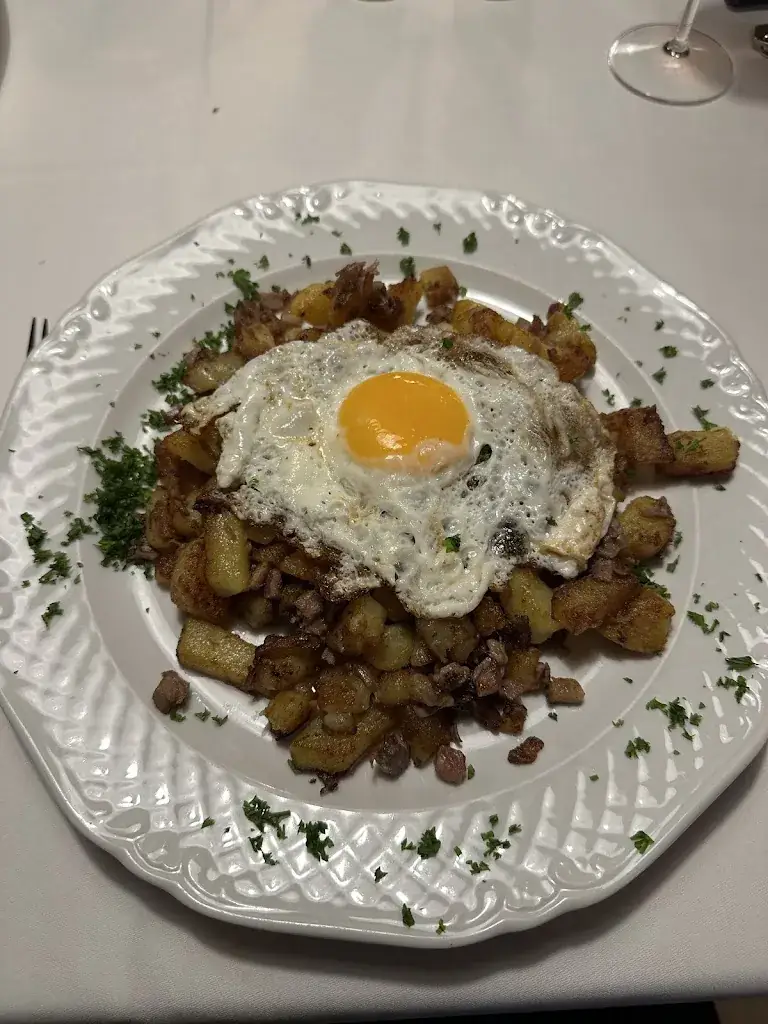 Valeriia Miasoiedova_Dorfkrug · Restaurant · s'Hoamatl (Appartements)_Flaurling_avis