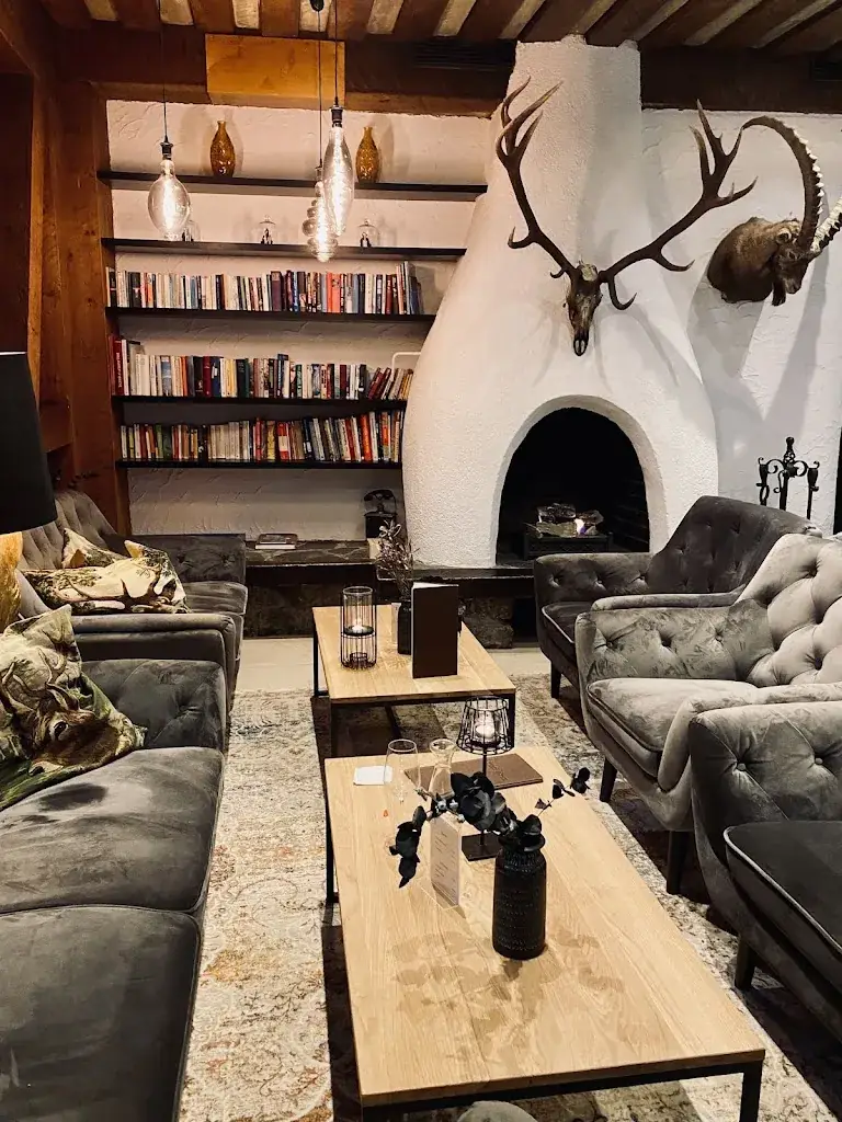 Klaus Scheile_Berghotel Basur_Flirsch_recensione